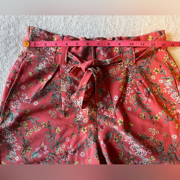NWT Max Studio shorts tie waist, floral coral color. Women’s size small - Picture 9 of 9